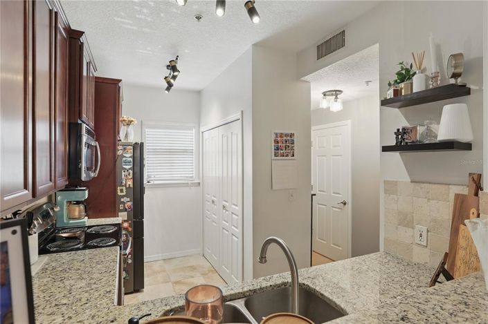 Image No.6-2 Bed Property for sale