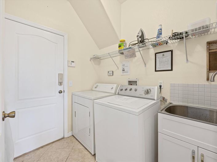 Image No.32-4 Bed Property for sale