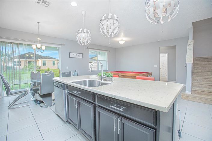 Image No.12-5 Bed Property for sale