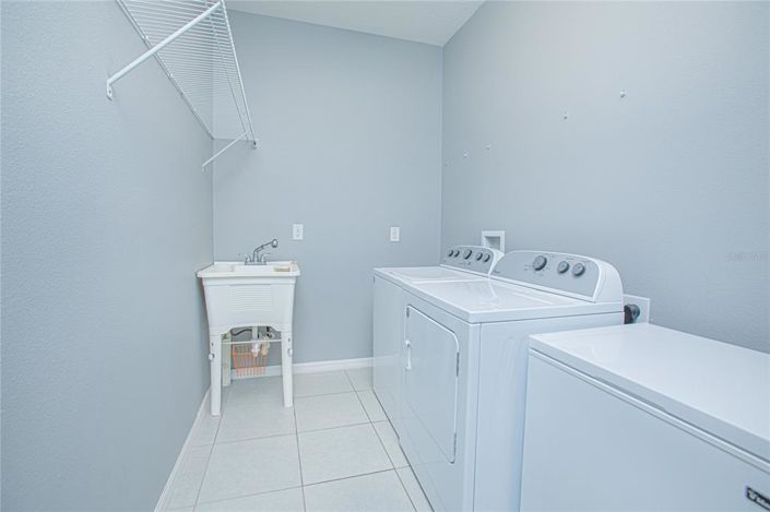 Image No.5-5 Bed Property for sale