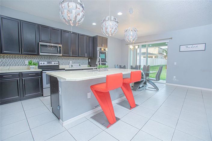 Image No.6-5 Bed Property for sale