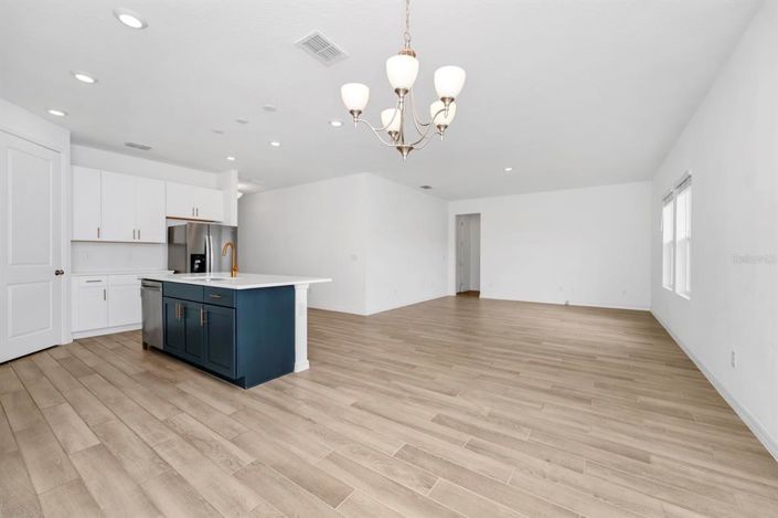 Image No.2-Propriété de 4 chambres à vendre à Davenport