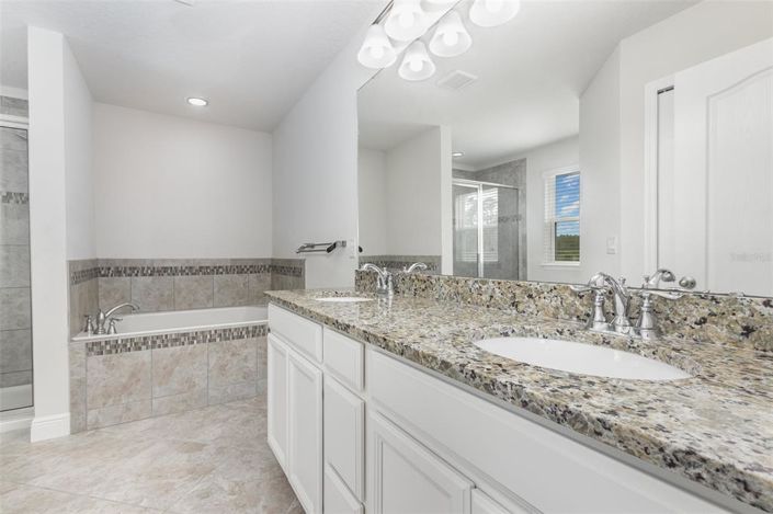 Image No.17-5 Bed Property for sale