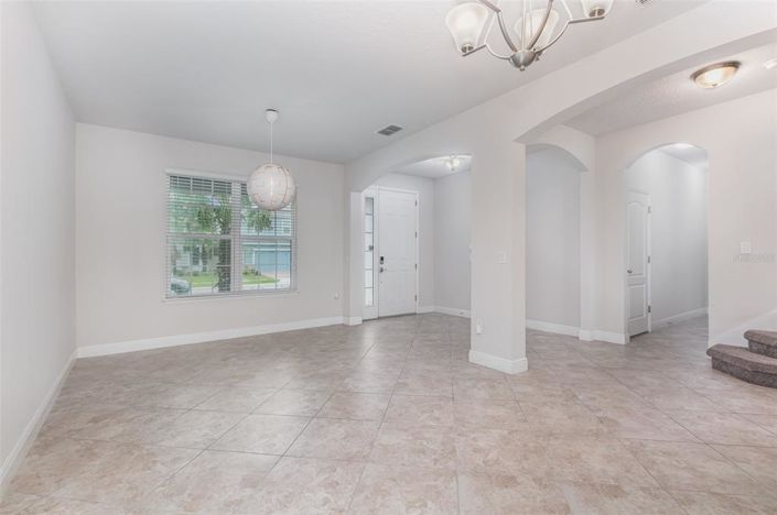 Image No.2-5 Bed Property for sale