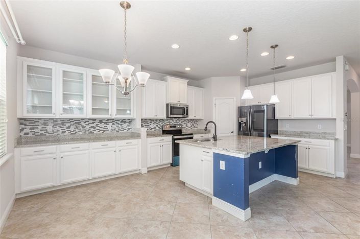 Image No.7-5 Bed Property for sale