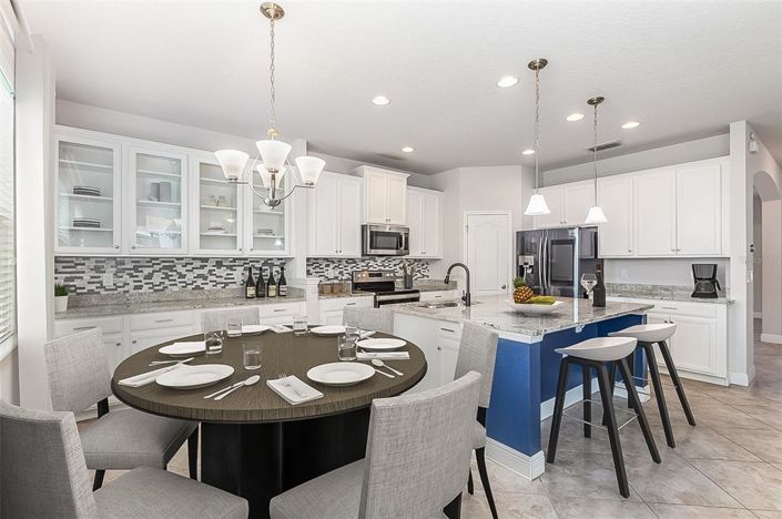 Image No.8-5 Bed Property for sale