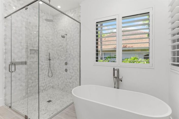 Image No.29-5 Bed Property for sale