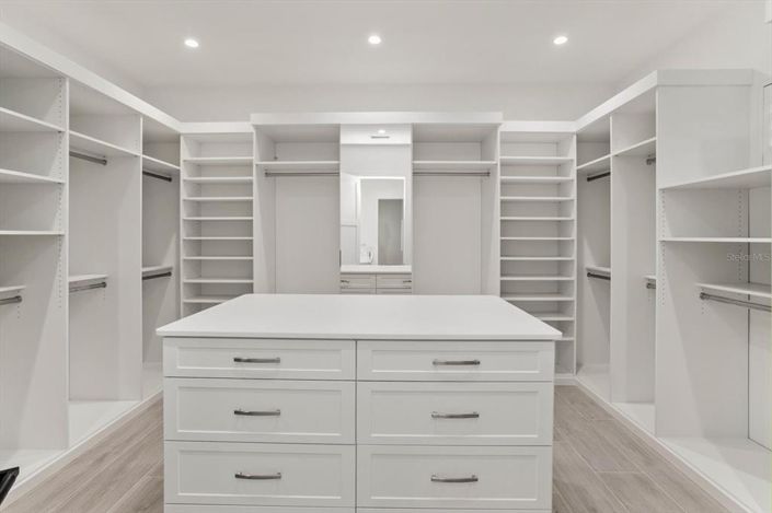 Image No.31-5 Bed Property for sale