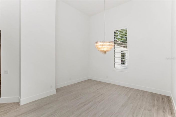 Image No.9-5 Bed Property for sale