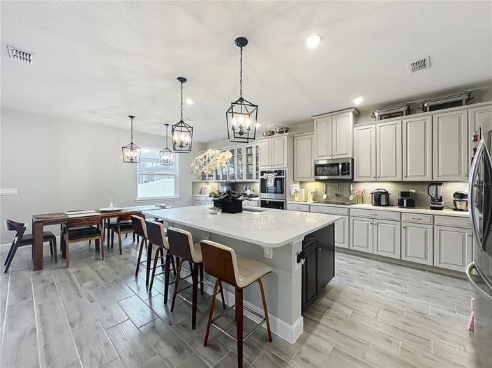 Image No.12-5 Bed Property for sale