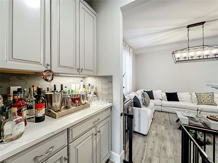 Image No.15-5 Bed Property for sale