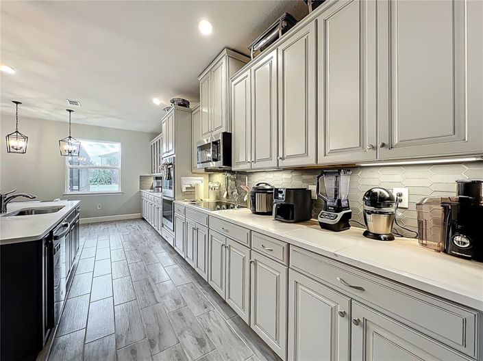 Image No.17-5 Bed Property for sale