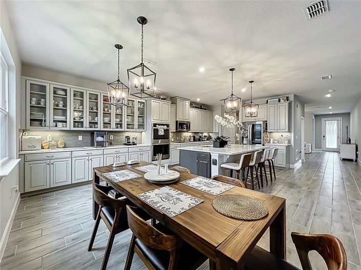 Image No.20-5 Bed Property for sale