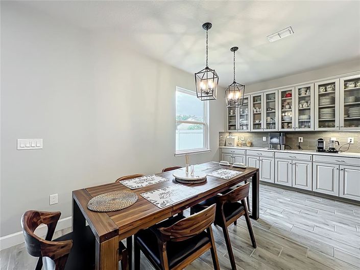 Image No.21-5 Bed Property for sale