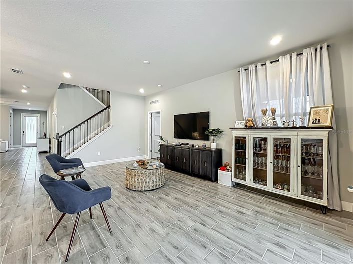 Image No.23-5 Bed Property for sale