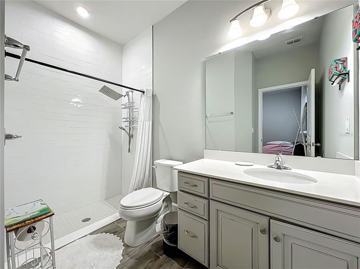 Image No.28-5 Bed Property for sale