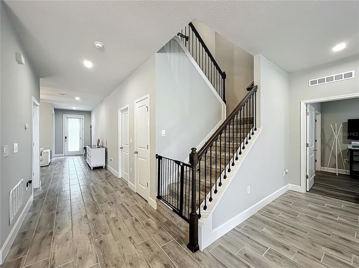 Image No.29-5 Bed Property for sale