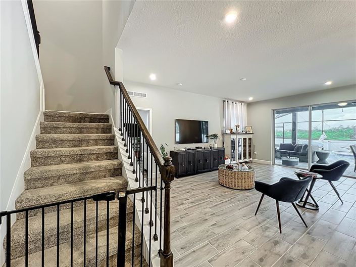 Image No.30-5 Bed Property for sale