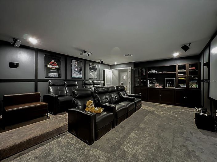 Image No.36-5 Bed Property for sale