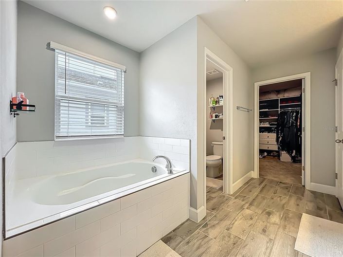 Image No.48-5 Bed Property for sale