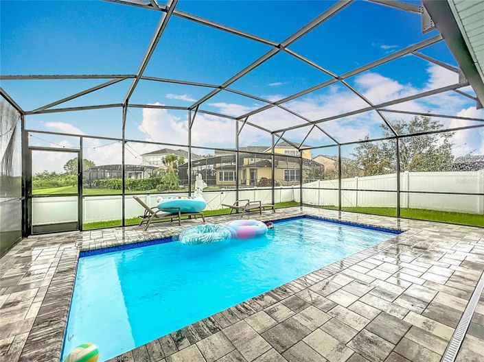 Image No.60-5 Bed Property for sale