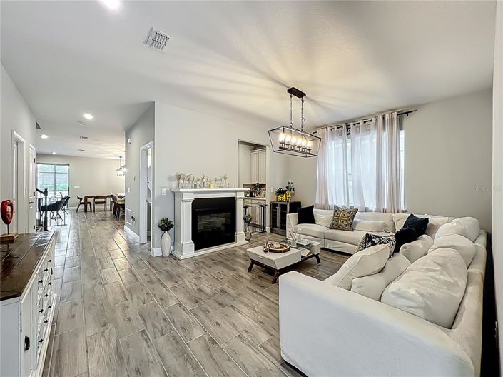 Image No.8-5 Bed Property for sale