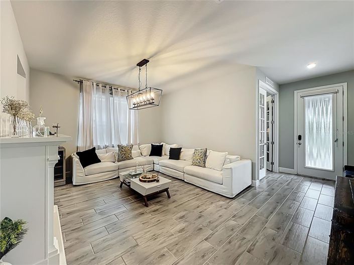 Image No.9-5 Bed Property for sale