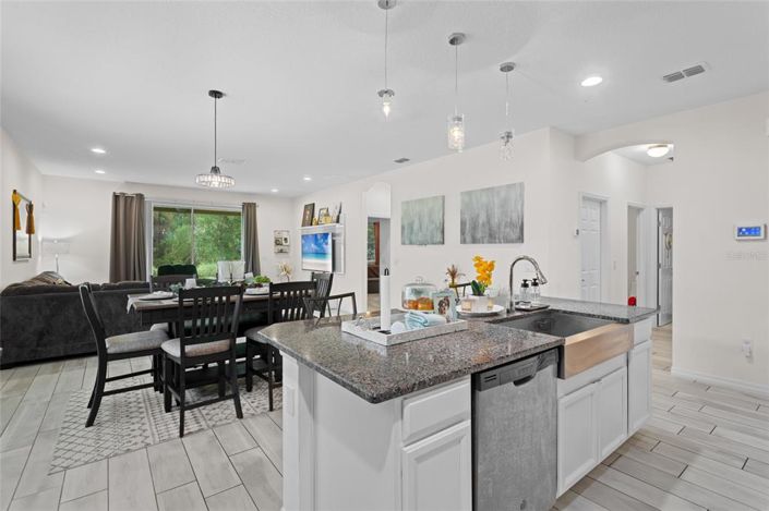 Image No.12-3 Bed Property for sale