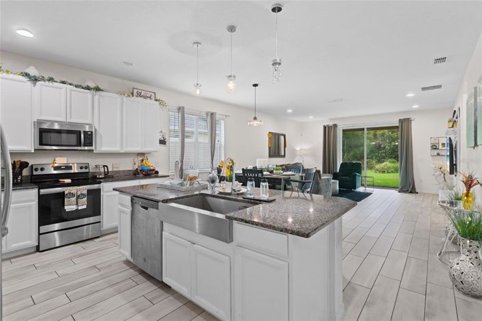 Image No.13-3 Bed Property for sale