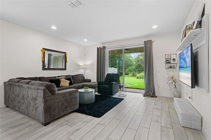 Image No.14-3 Bed Property for sale