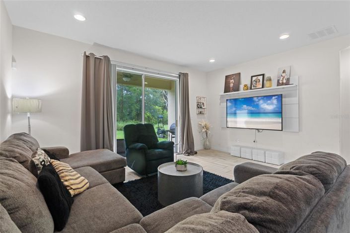 Image No.15-3 Bed Property for sale