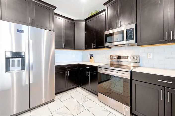 Image No.13-8 Bed Property for sale