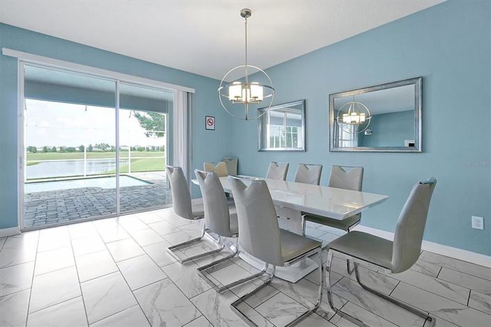 Image No.15-8 Bed Property for sale