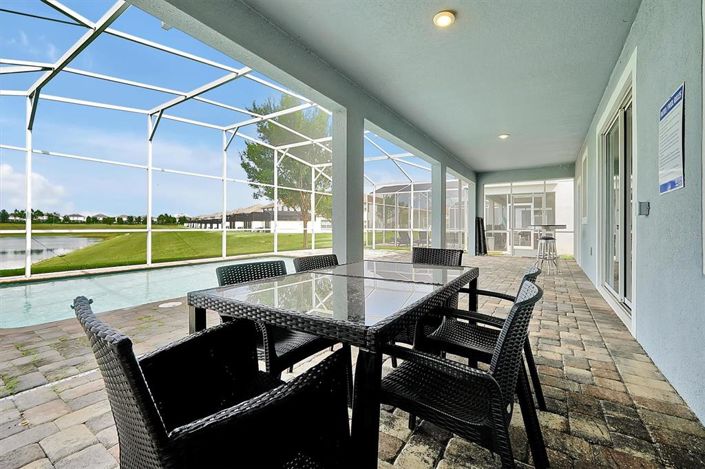 Image No.16-8 Bed Property for sale