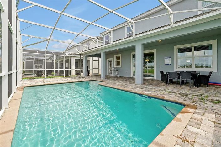 Image No.18-8 Bed Property for sale