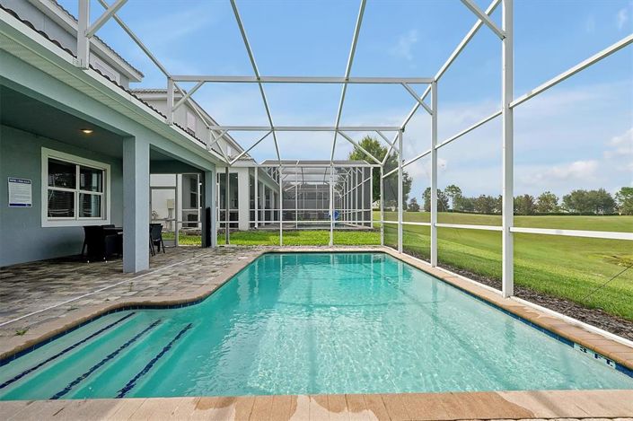 Image No.19-8 Bed Property for sale