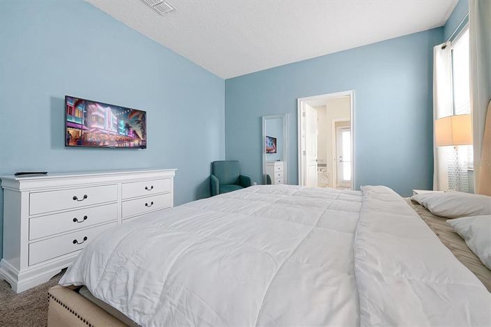 Image No.23-8 Bed Property for sale