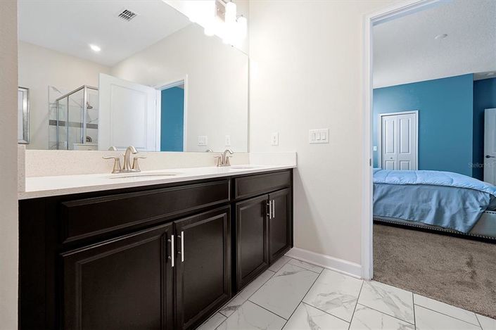 Image No.25-8 Bed Property for sale