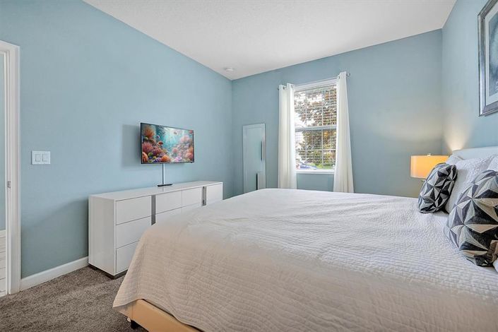 Image No.28-8 Bed Property for sale