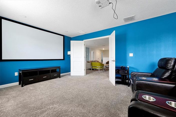 Image No.33-8 Bed Property for sale