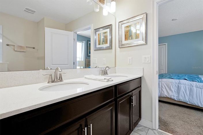 Image No.48-8 Bed Property for sale