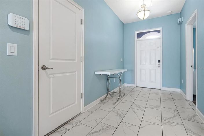 Image No.5-8 Bed Property for sale