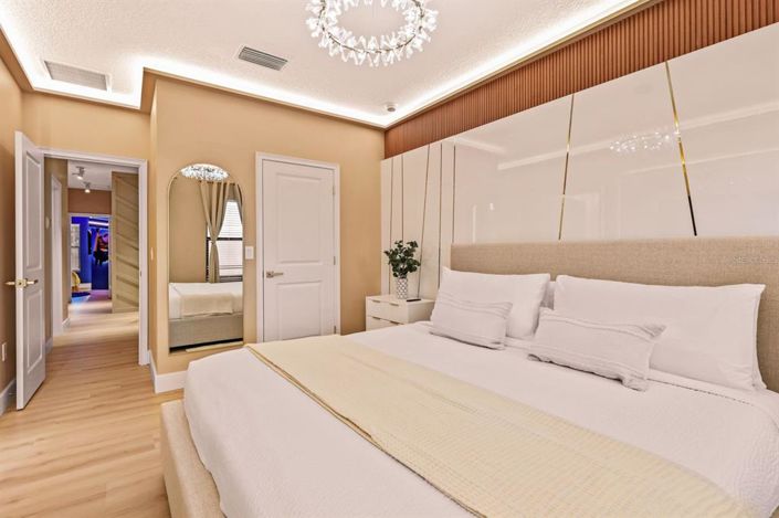 Image No.23-5 Bed Townhouse for sale