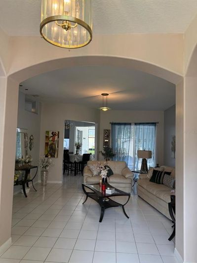 Image No.2-4 Bed Property for sale