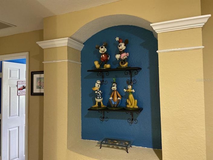 Image No.11-6 Bed Property for sale