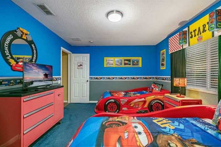 Image No.21-6 Bed Property for sale