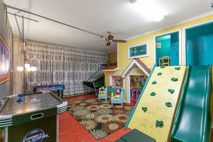 Image No.25-6 Bed Property for sale