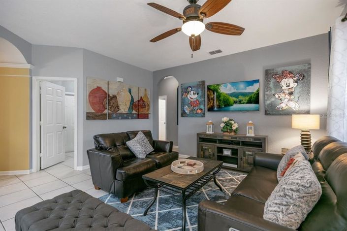 Image No.4-6 Bed Property for sale