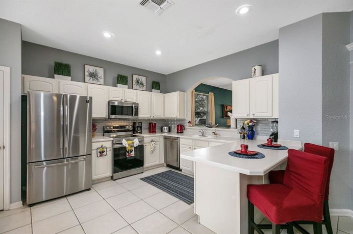 Image No.5-6 Bed Property for sale