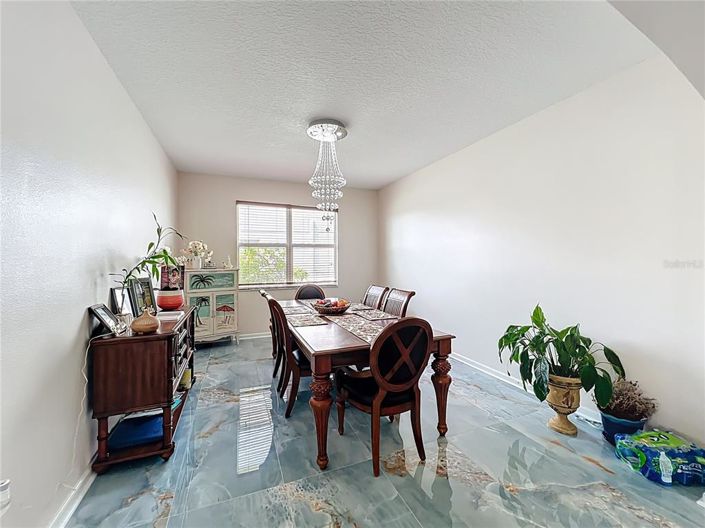 Image No.13-6 Bed Property for sale